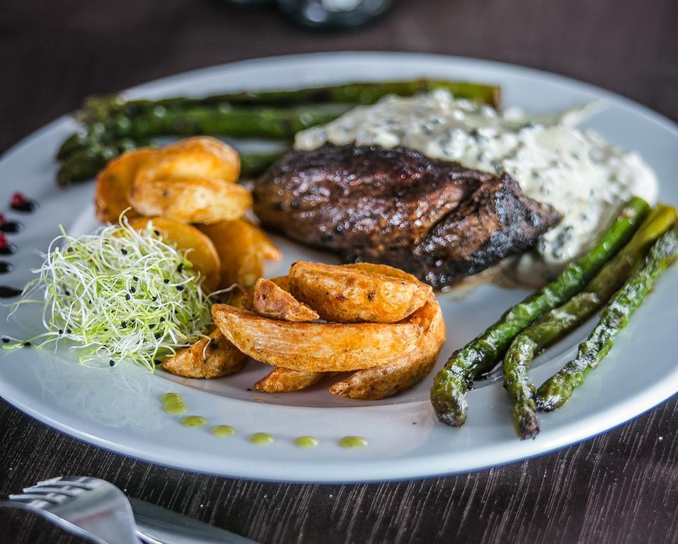 Gyöngyös Hotel Opal Superior - Adults Only מראה חיצוני תמונה