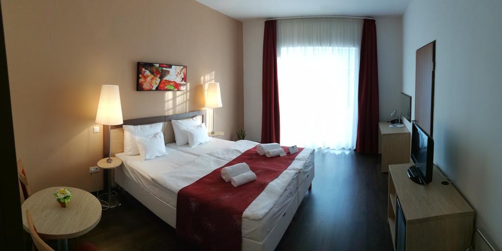 Gyöngyös Hotel Opal Superior - Adults Only מראה חיצוני תמונה