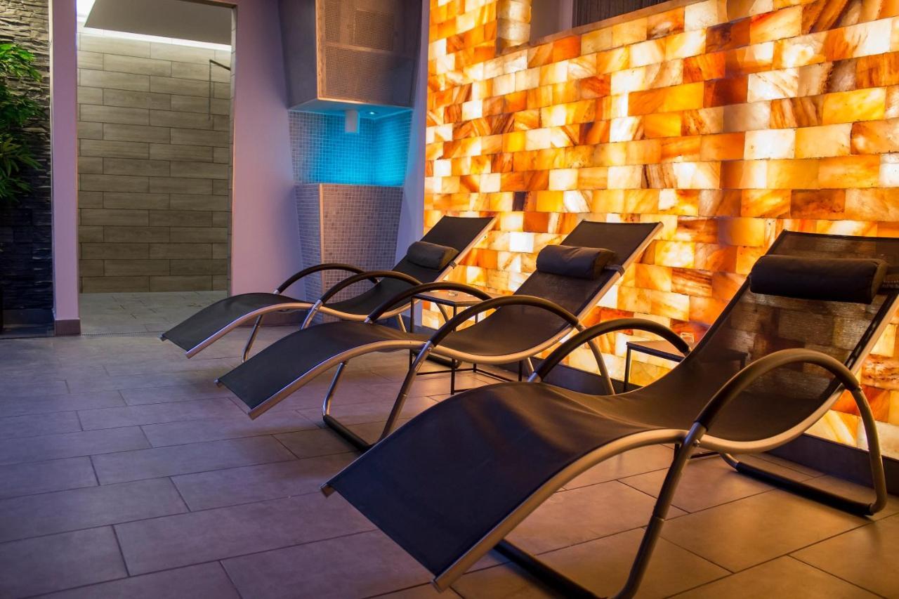 Gyöngyös Hotel Opal Superior - Adults Only מראה חיצוני תמונה